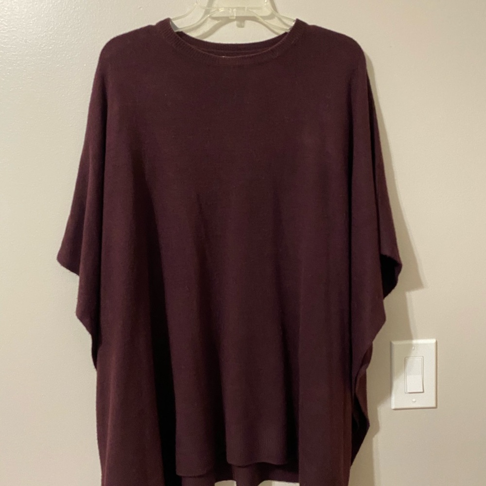 Crew neck sweater poncho